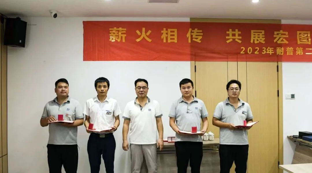 6048574f79e9b242d89a5aac9d66929a